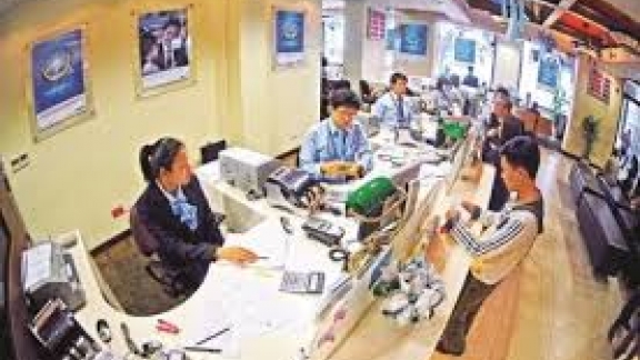 Government approves plan to reduce cash use