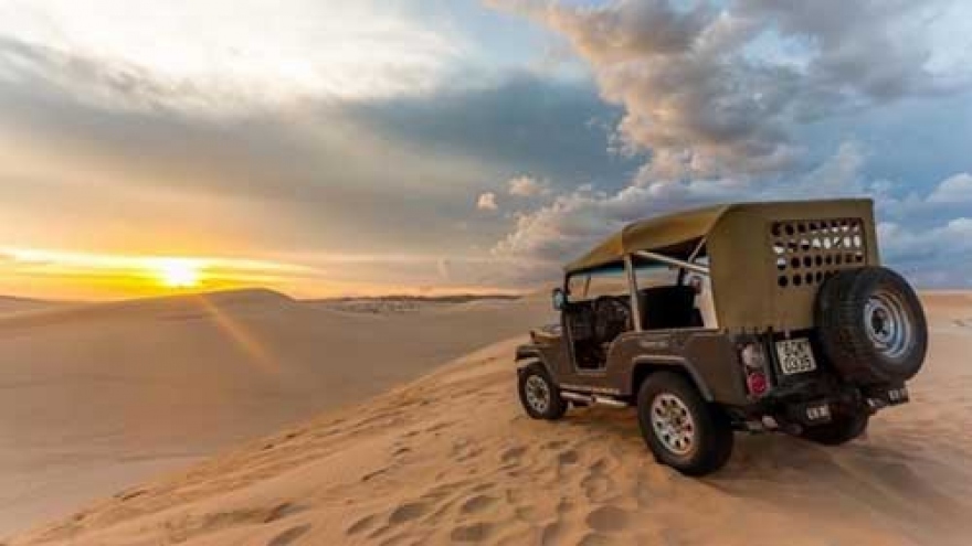 Stunning beauty of famous sand hills in Vietnam