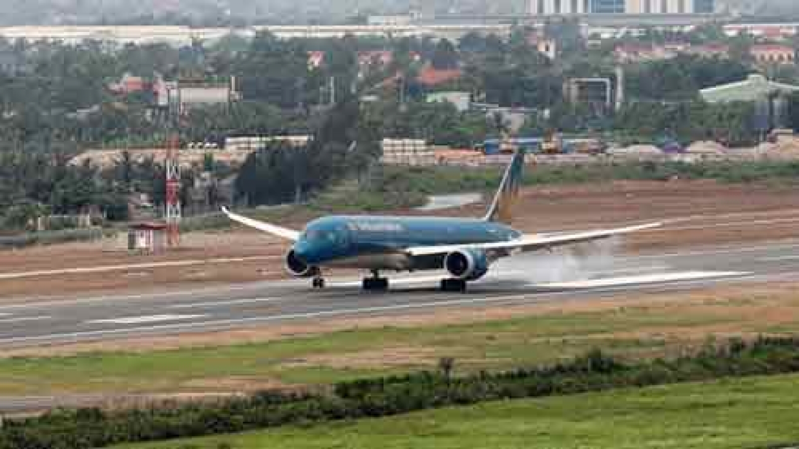 Cat Bi int’l airport suspends operations for repairs