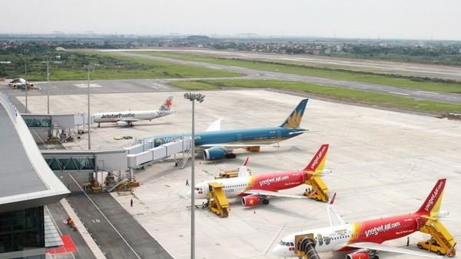Airports in Hai Phong, Quang Ninh closed due to storm Wipha
