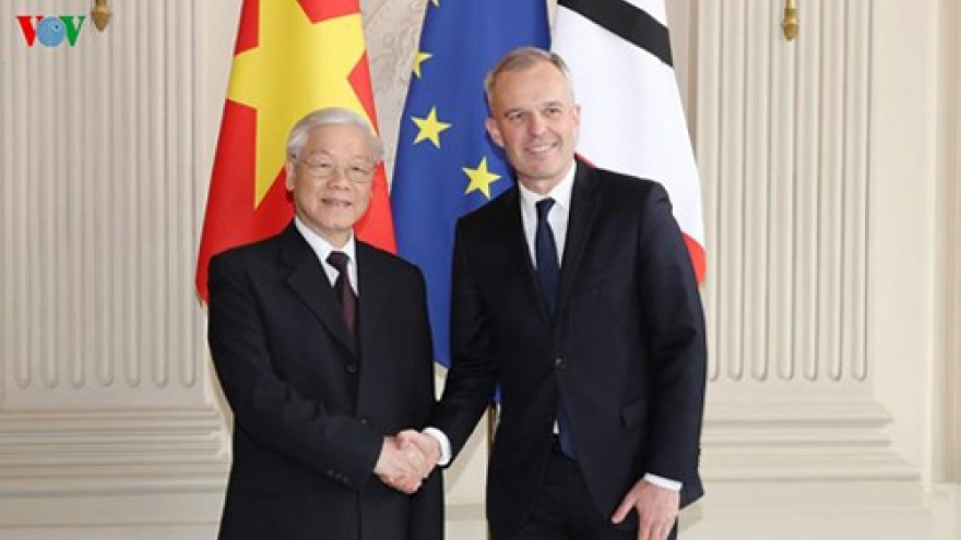 VN, France urged to make economic ties on par with political bonds