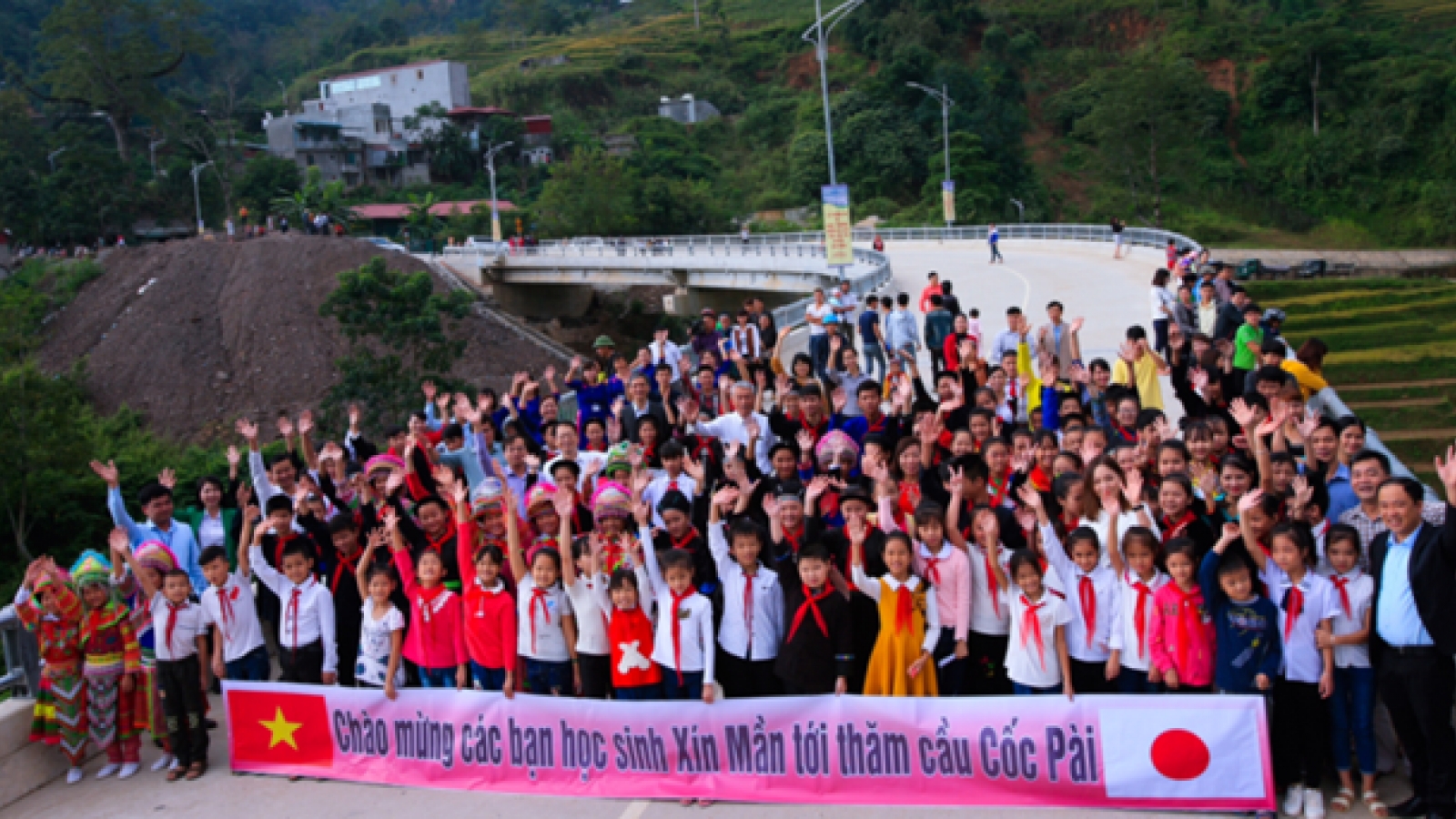 New bridge inaugurated in mountainous area in Ha Giang