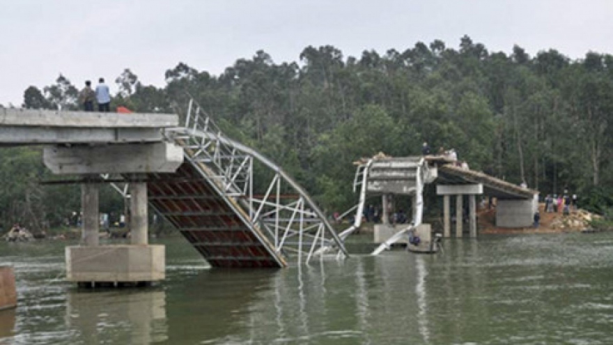 Northeast Vietnam bridge collapse kills 3, injures 2