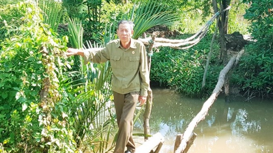 Veteran devotes life to building foot bridges