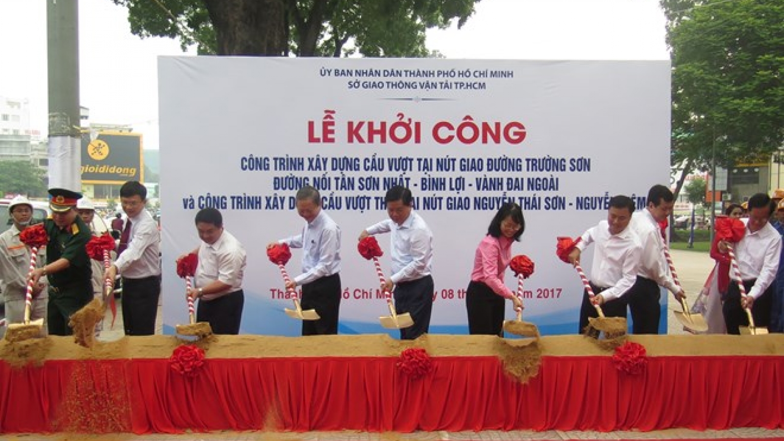 HCM City builds flyovers to deal with traffic congestion