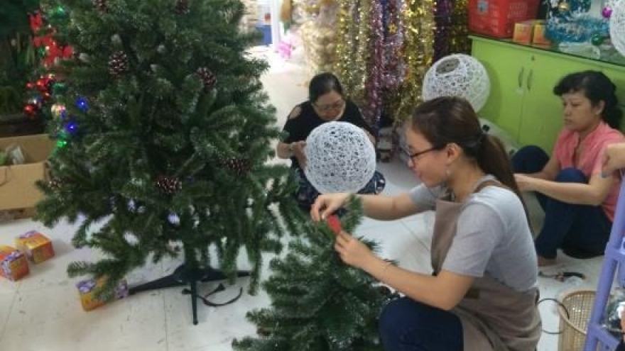 Sellers get creative for lucrative Xmas season