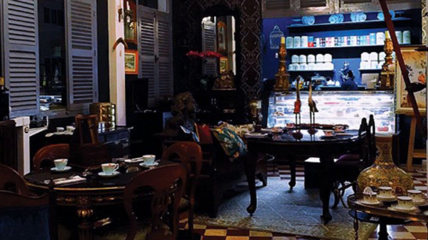 Leisure tea time in an antiquity space