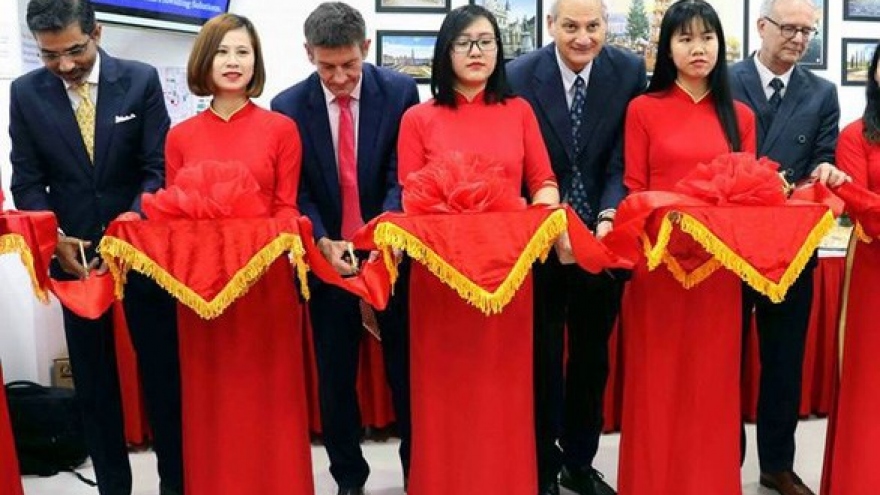 Centre for visa applications to Europe launched in Da Nang