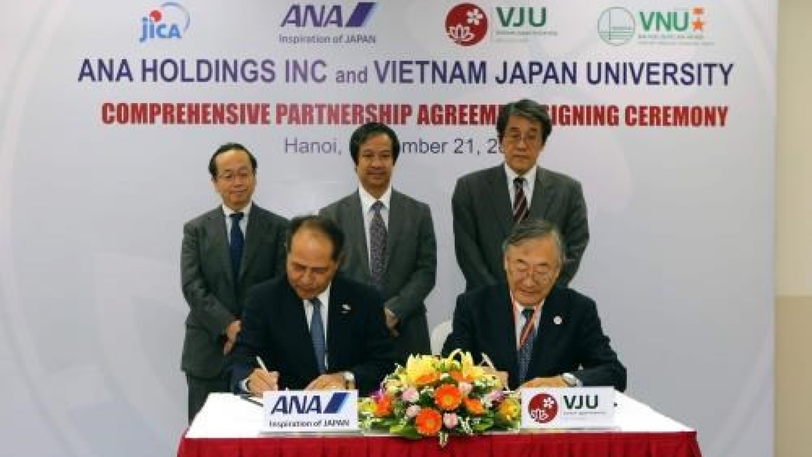 Vietnam-Japan University signs cooperation deal with Japanese group