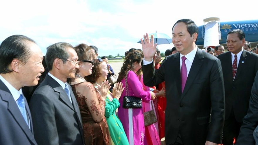 Vietnamese leader visits Champasak province of Laos