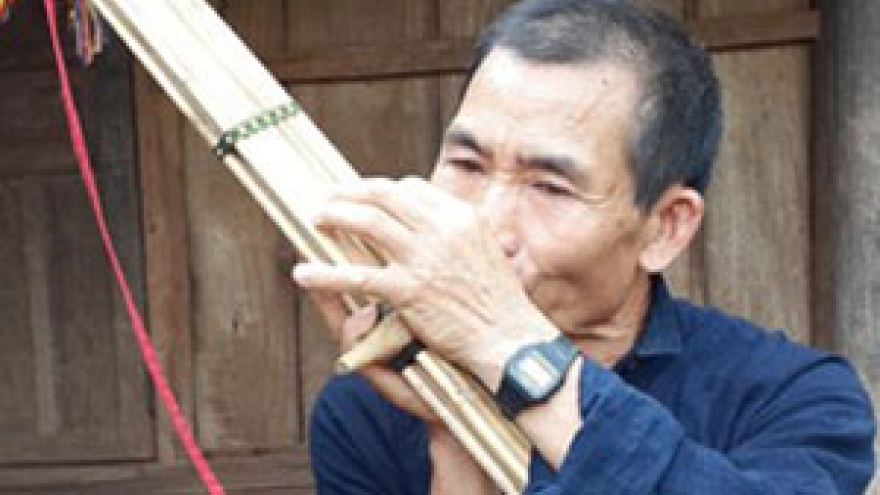 The beautiful sound of the Chau Yen panpipe