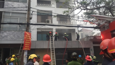 Police senior lieutenant killed while tackling blaze in HCM City