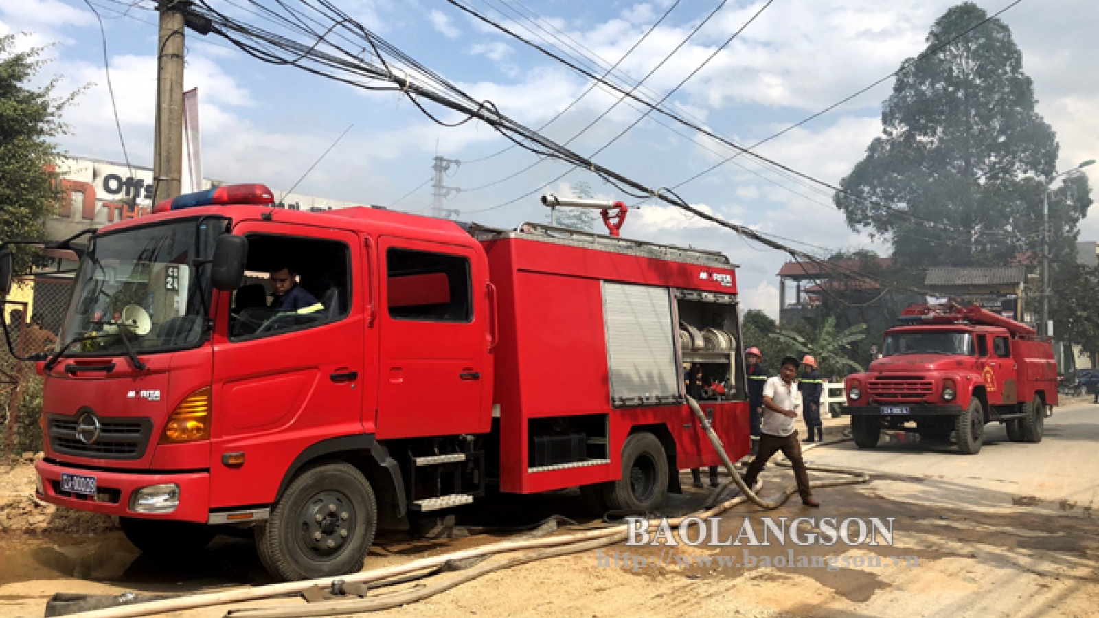 Fire rips through packaging workshop in Lang Son