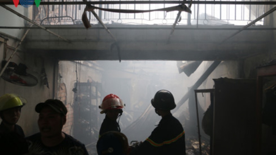 Fire tears through southern Vietnam city, destroys 3 homes