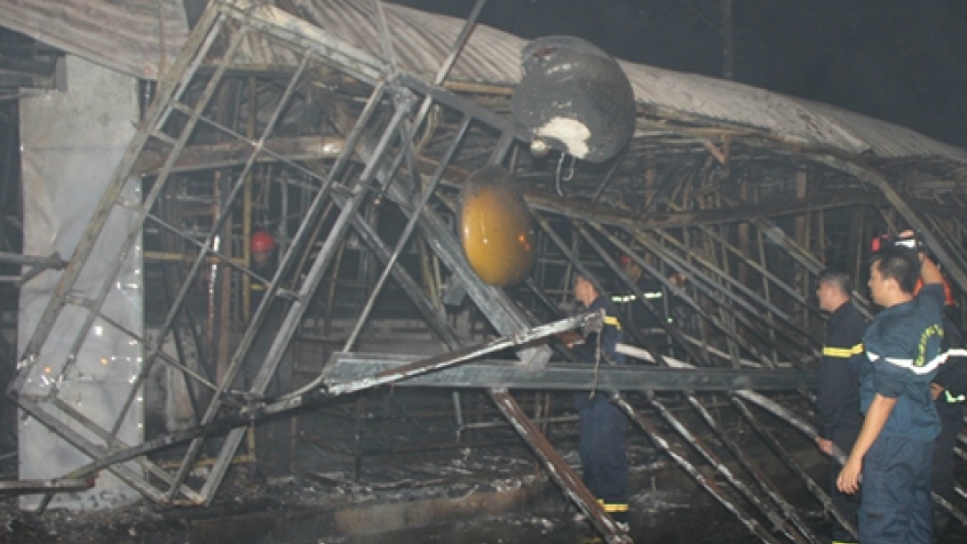 Fire ravages night market in southern Vietnam