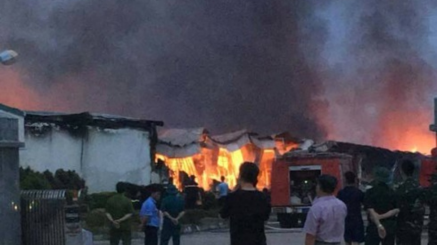 Huge fire destroys workshops at Thuy Van IP in PhuTho
