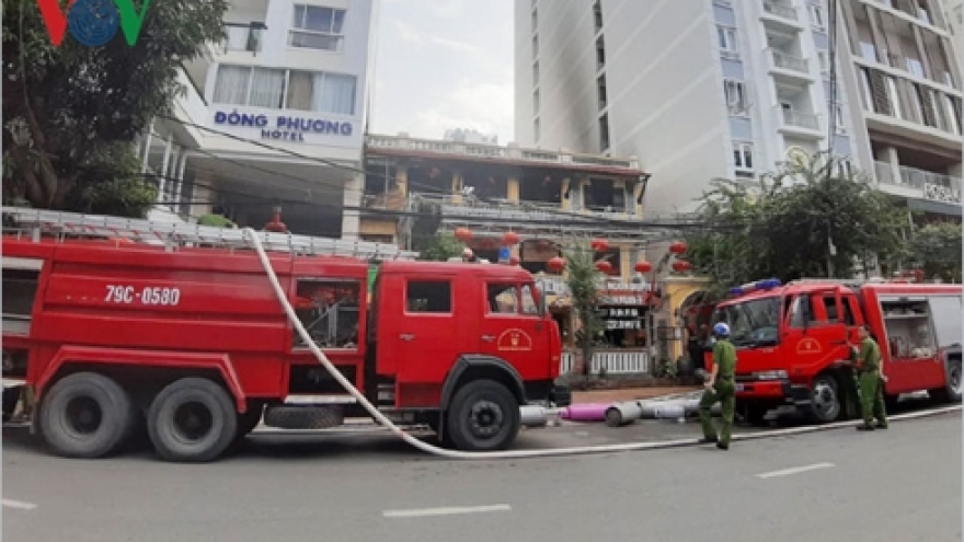 Fire engulfs restaurant in Nha Trang