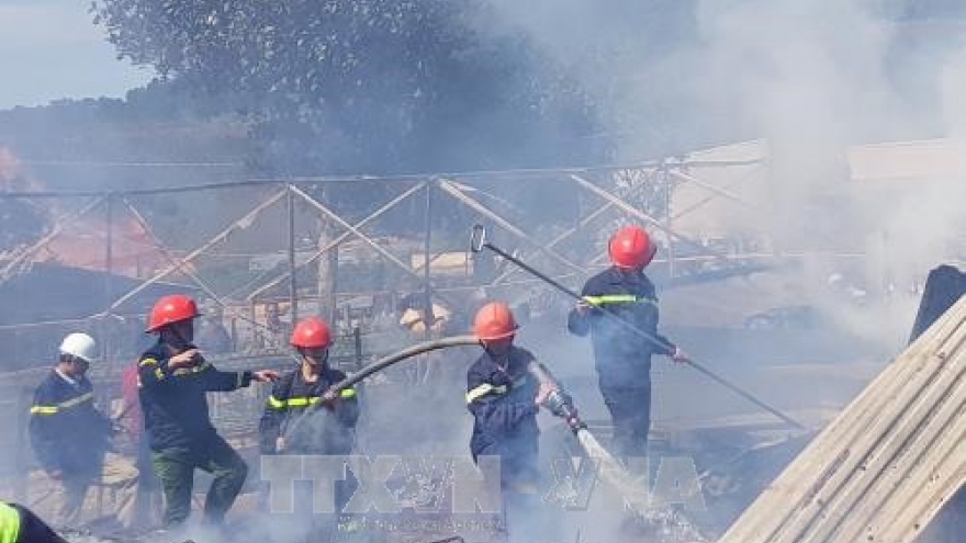 Fire destroys four houses in Lam Dong