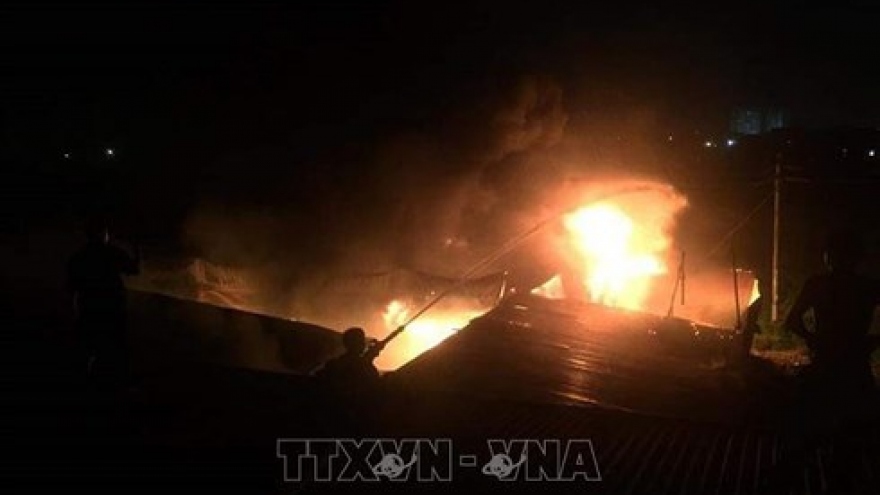 Firefighters tackle three massive fires in Nghe An
