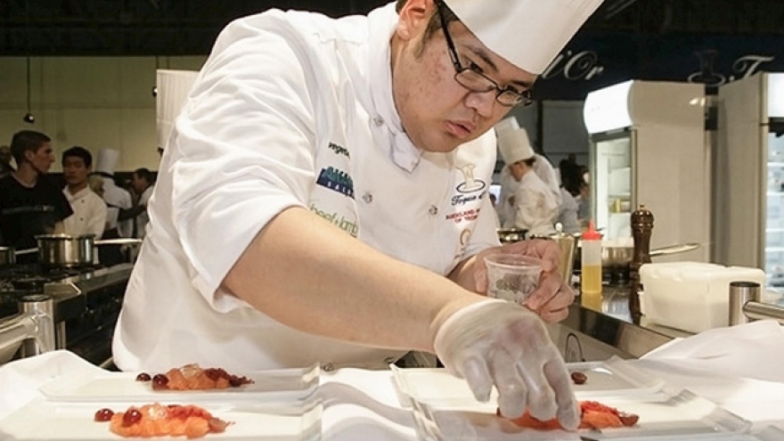 ​Vietnamese man makes bold departures to be chef