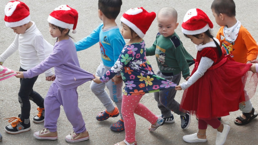 Vietnamese couples should be able to decide how many children to bear