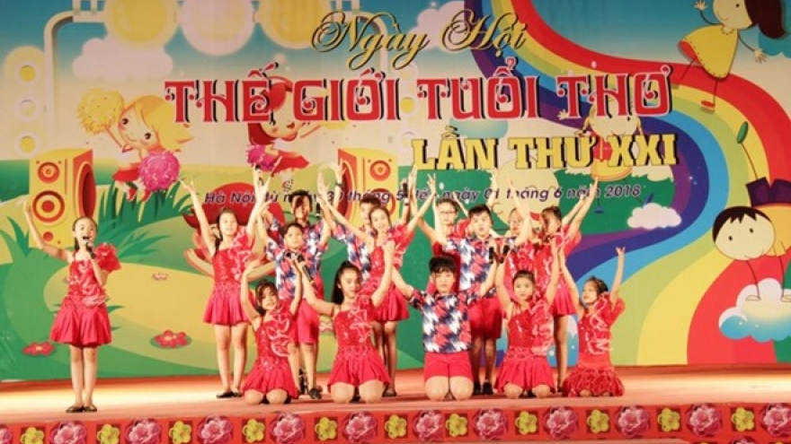 Uncle Ho’s love for children expressed in photos