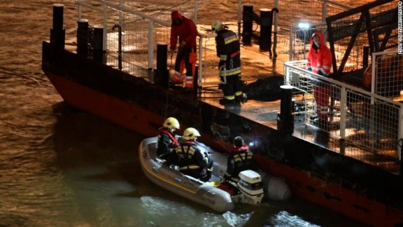 Deputy PM extends condolences over Budapest boat accident