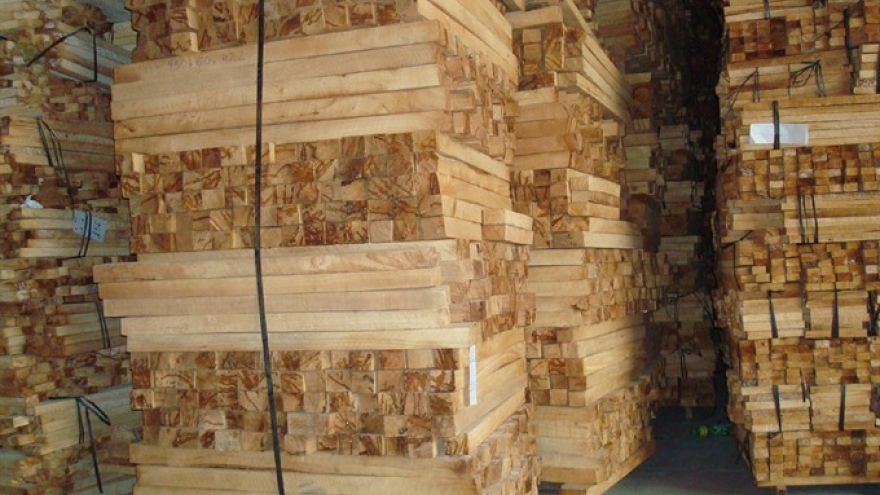 Chinese buyers depleting Vietnam’s raw lumber