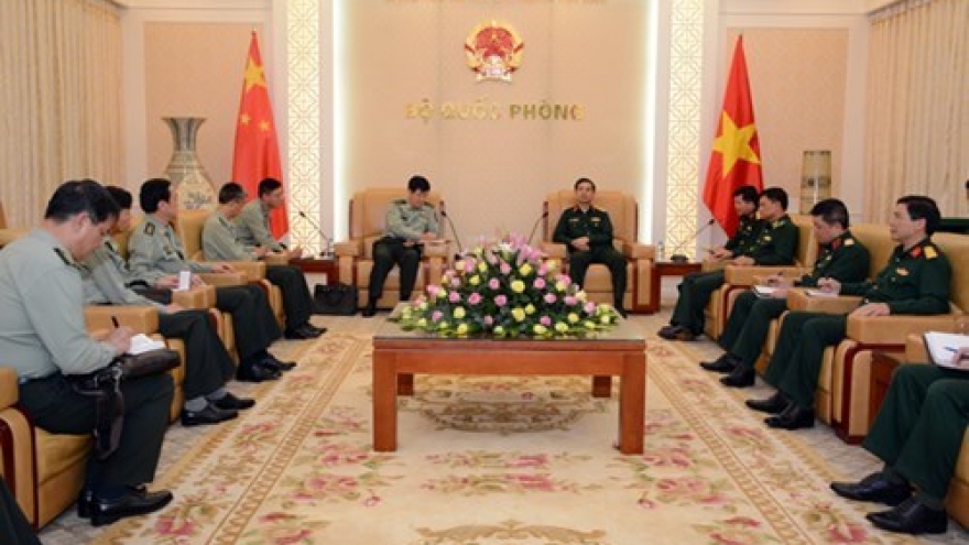 Army chief receives Chinese army official