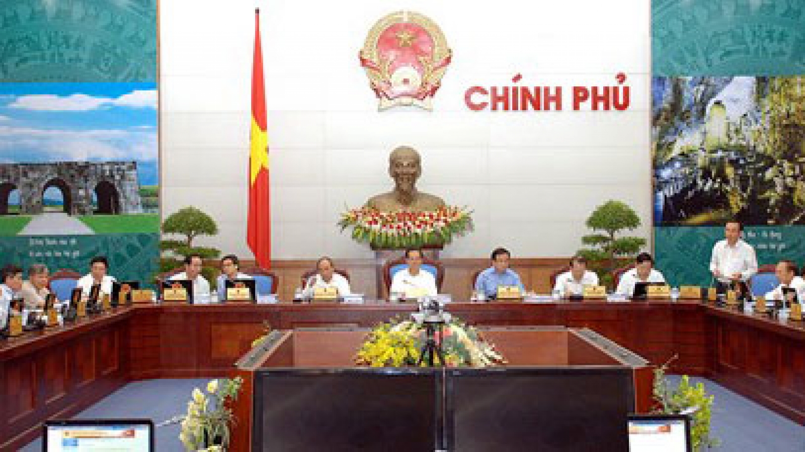 PM calls for greater efforts to keep 5.8% economic growth
