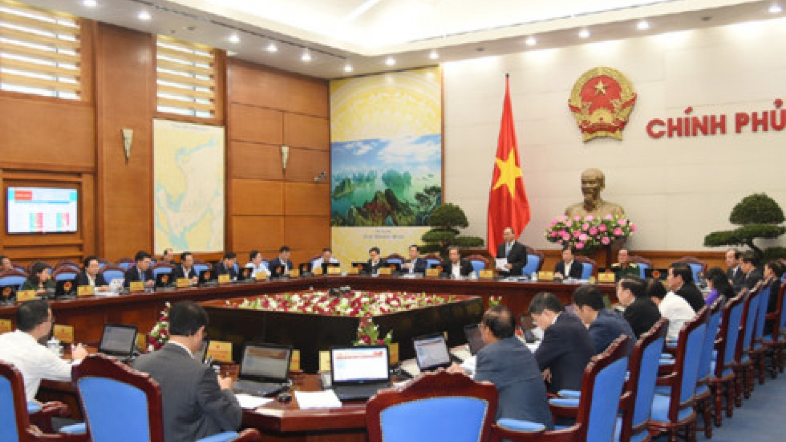 Government leader calls for combined efforts to fulfill this year's target
