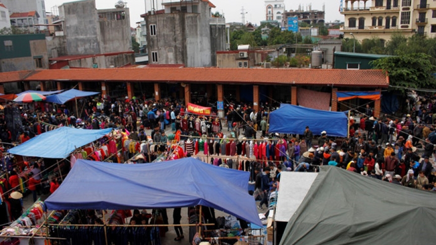 Hang market embraces northern rural features