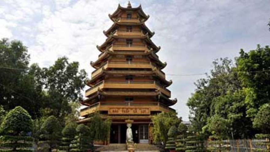 Tour of famous pagodas in Ho Chi Minh City