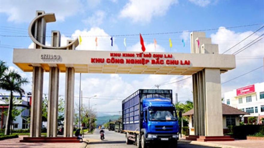 Vietnam tightens management on economic zones