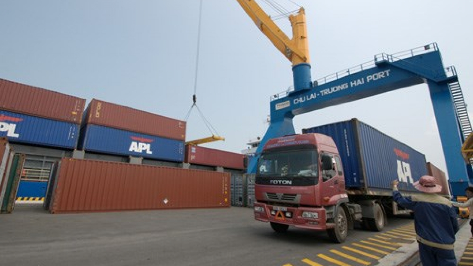 Quang Nam holds oil spill response exercise