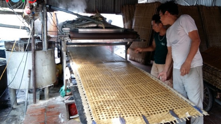 Cu Da vermicelli village