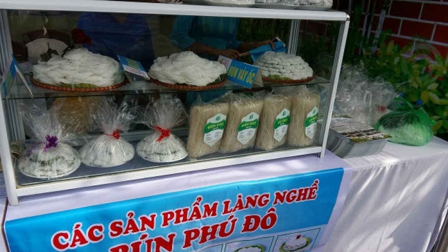Phu Do rice vermicelli making village