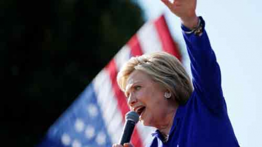 
        Clinton clinches Democratic nomination: AP delegate count
                              