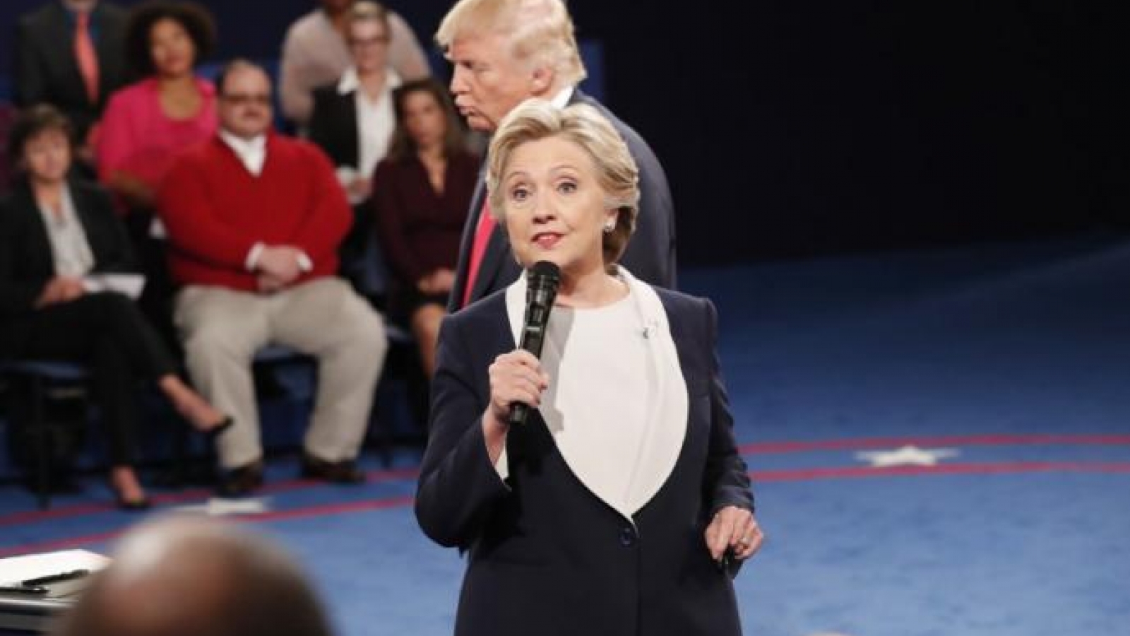 Trump trails Clinton by 8 points after tape scandal, debate