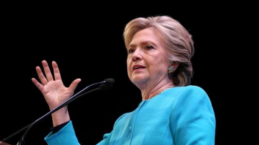 Clinton heavily favored to win Electoral College: poll