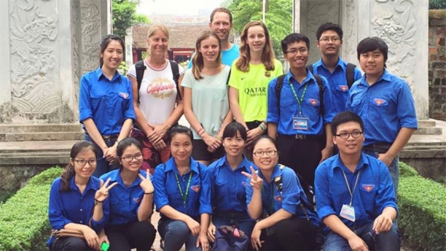 Student club provides free tours for visitors to Hanoi’s historical sites