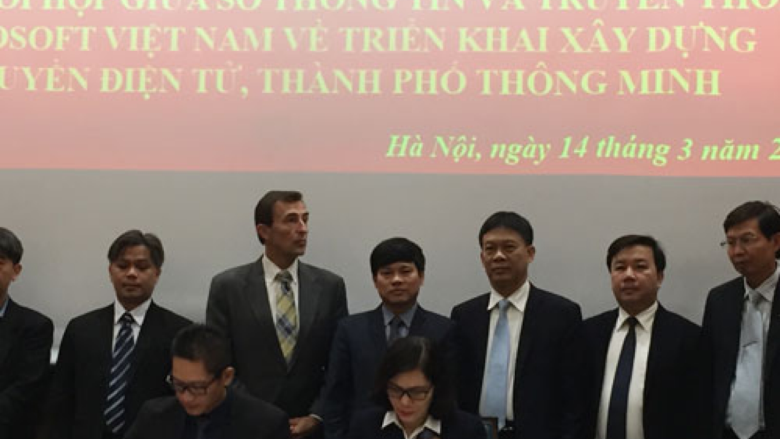 Hanoi partners with Microsoft to become a smart city