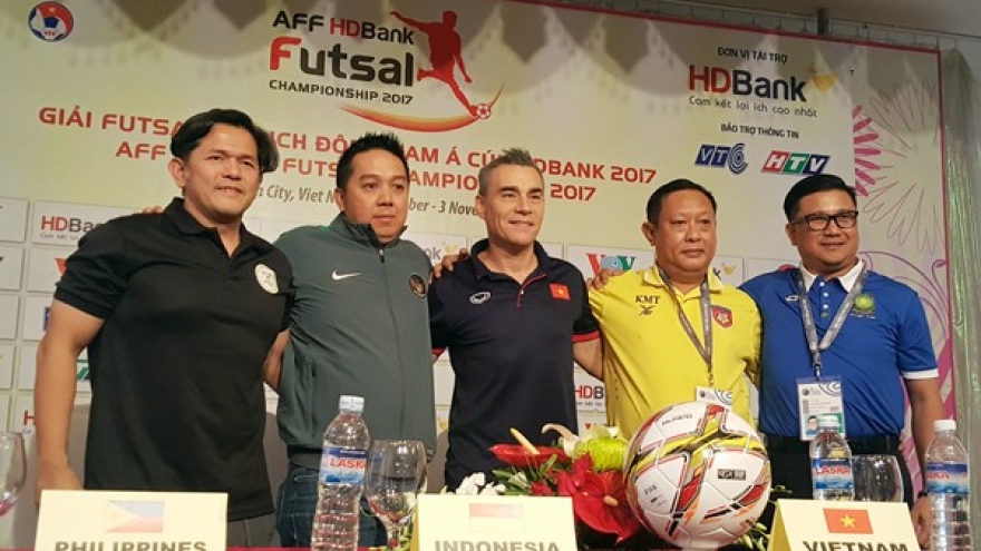 Vietnam gear up for semi-finals of AFF futsal champs