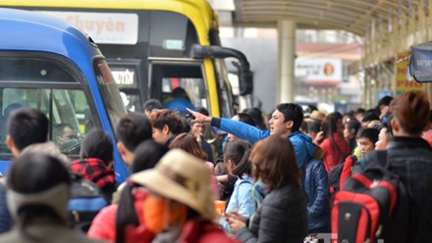 Thousands heading home for the Tet holiday