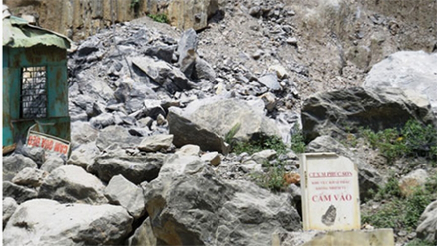 Landslide in Hai Phong buries quarry, five dead