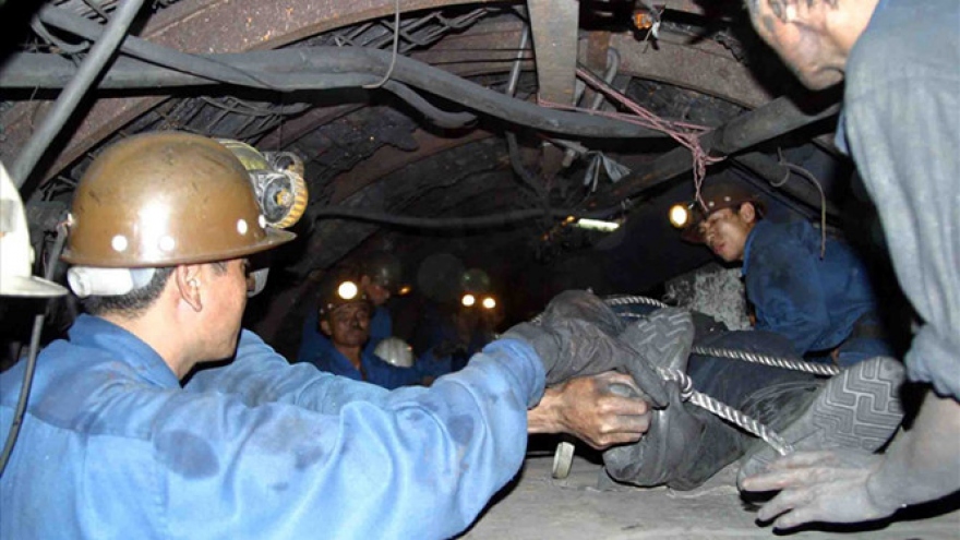 One dead in Quang Ninh coal mine collapse