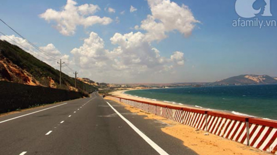 The most beautiful coastal roads in Vietnam