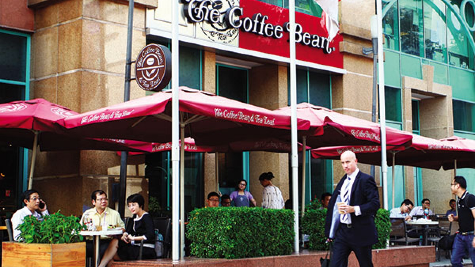 Bitter rivalry in Vietnam’s coffee shops
