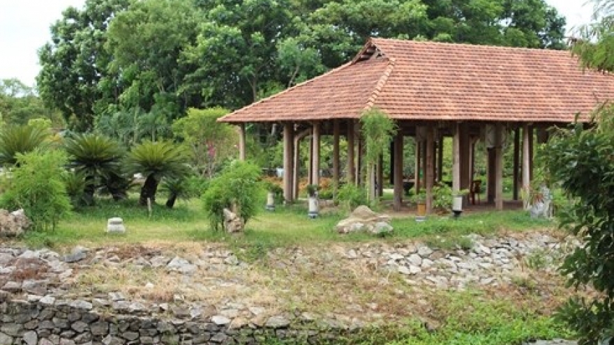 Remnants of royal garden found