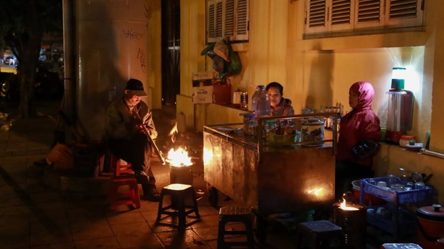 Hanoians brace for cold spell
